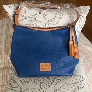 Navy Dooney and Bourke shoulder purse
